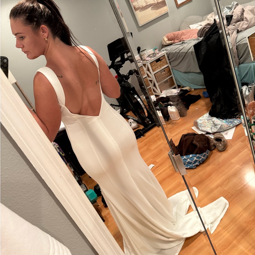 Lulu's Elegant White Backless Wedding Dress